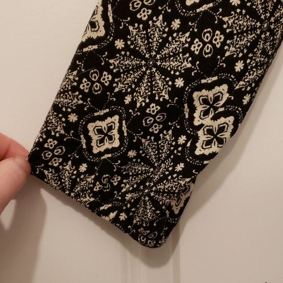 Charlotte Russe Ladies Romper - Picture 3 of 11